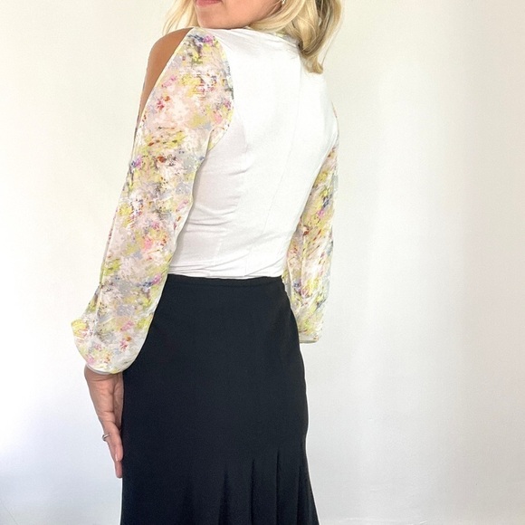 Armani Collezioni Black A Line Skirt With Pleats in the back - Picture 2 of 9